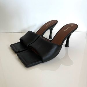 Alohas Puffy Black Leather Mules